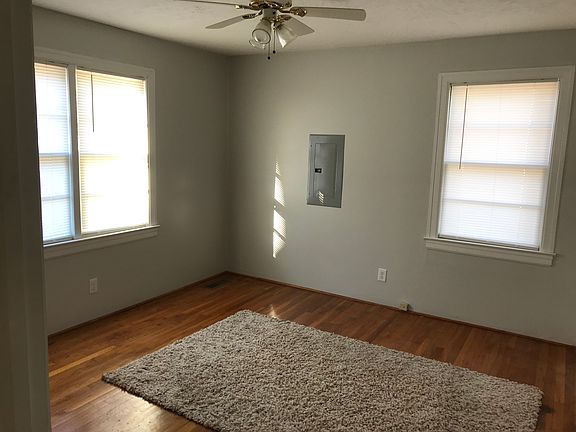 4th image of 2200 Dawn Dr