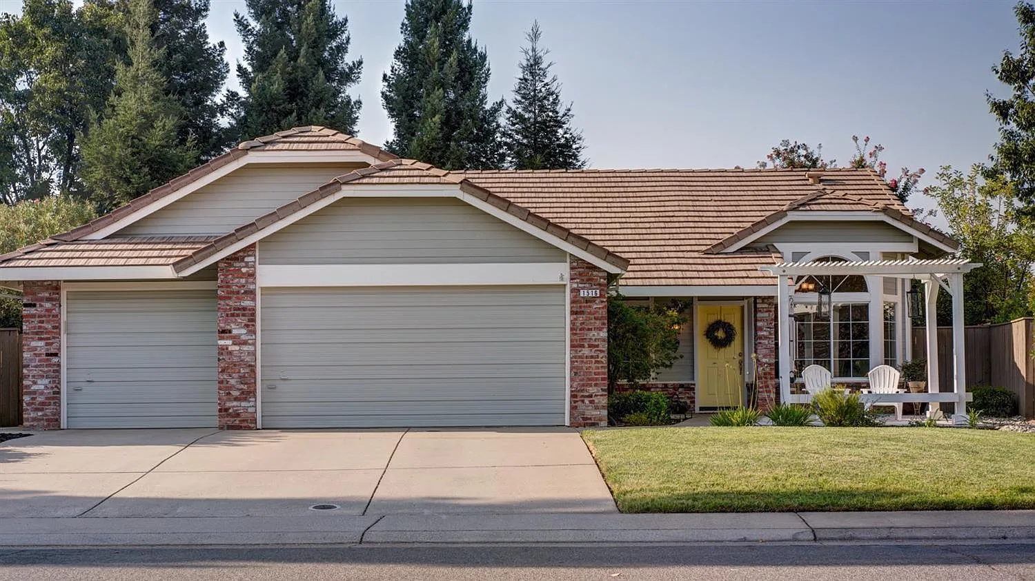 1516 Steinbeck Dr photo 1