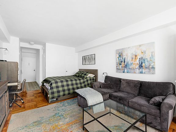 3rd image of 240 E 46th St APT 8A