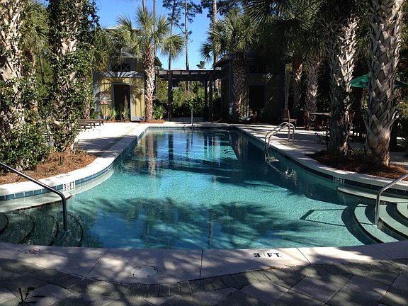 3rd image of 3403 Martinique Ln