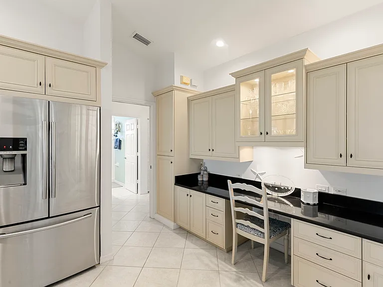 218 Waterway Ct #202 — Photo 4