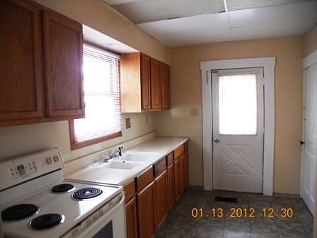 4th image of 12 E Worley Ave