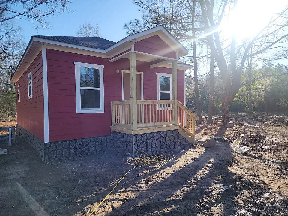 656 Honeysuckle Rd