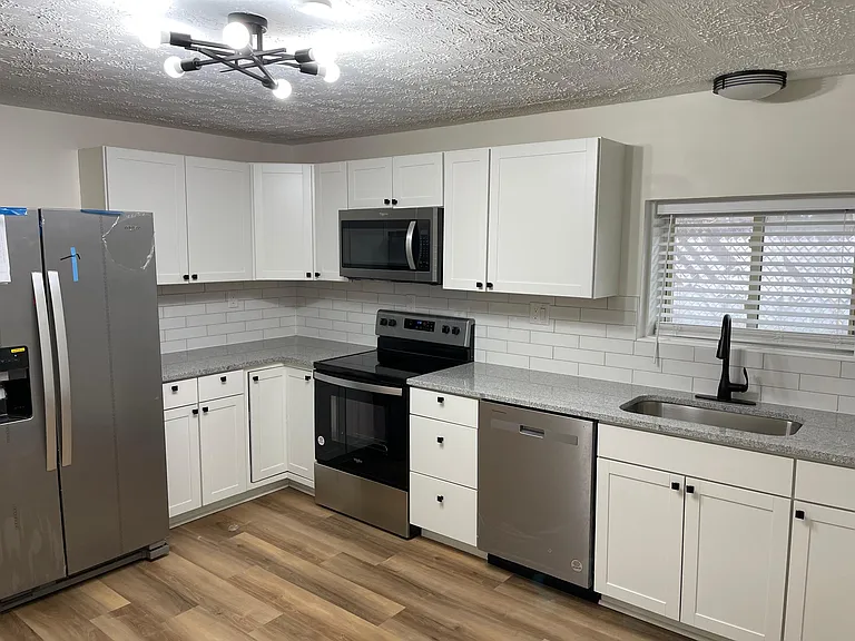 1855 Tanis Dr — Photo 3