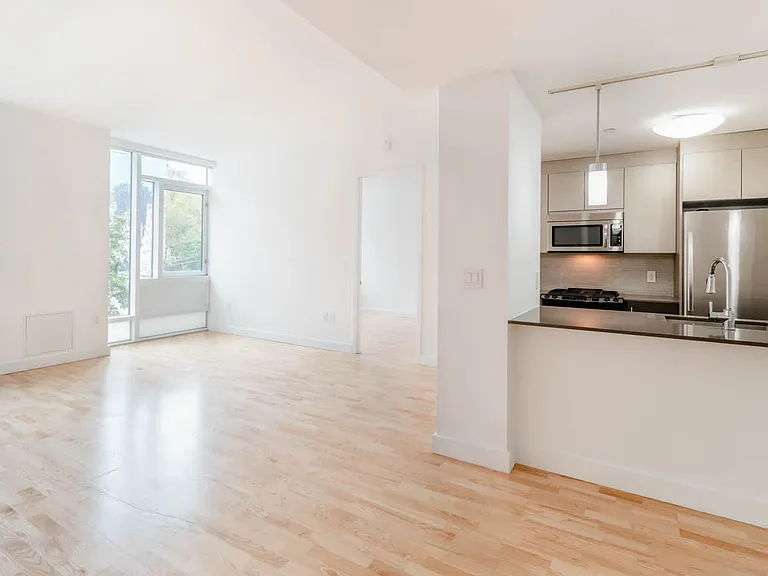 500 W 23rd St #2H — Photo 9