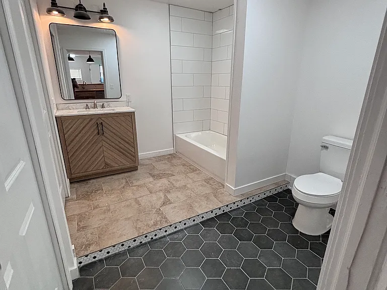 9402 Claremont Ave NE #B — Photo 10