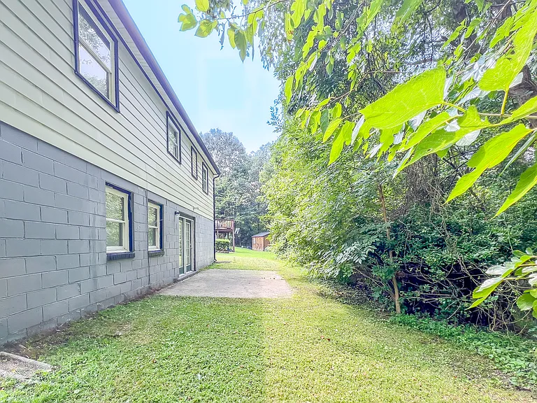 1811 Owens Ct — Photo 15