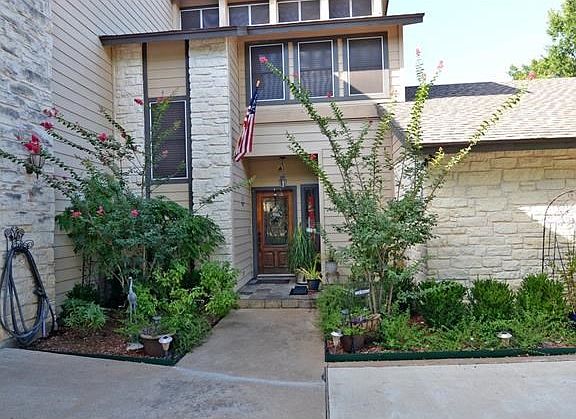 2nd image of 1206 N Canyonwood Dr