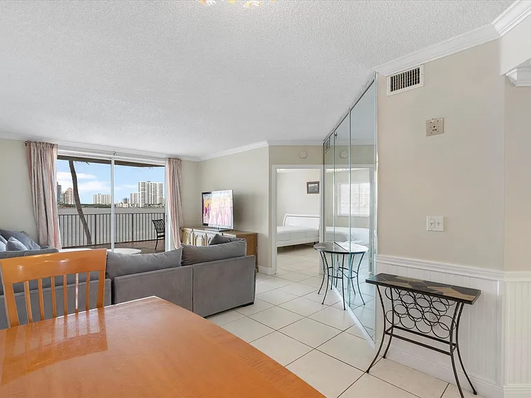 18260 N Bay Rd #304 — Photo 24