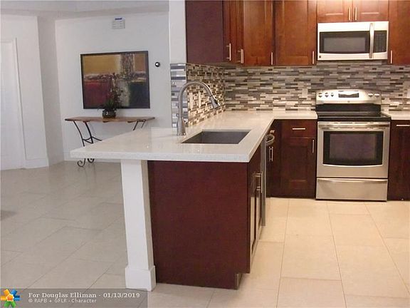 3rd image of 4046 Eastridge Cir