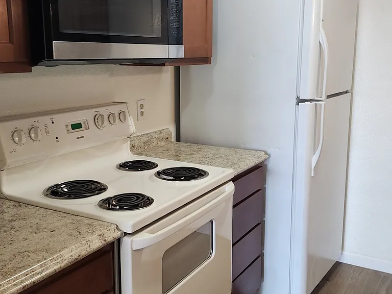 2752 N Salem #101 — Photo 2