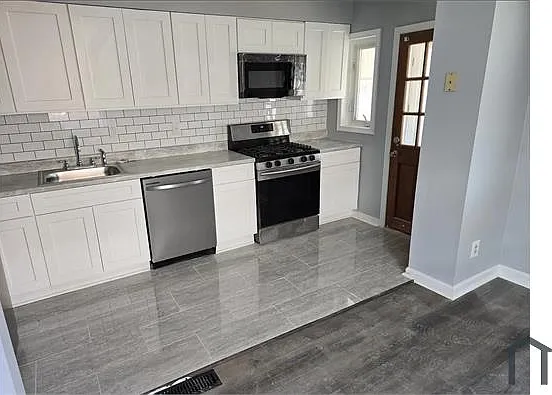 4 bed, $2,700 — Photo 2