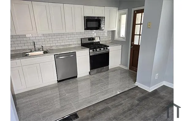 Building Photo - 7500 Rabon Ave