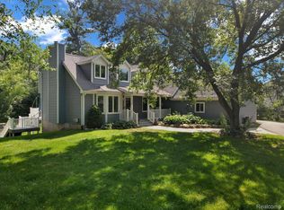 2495 W Drahner Rd, Oxford, MI 48371