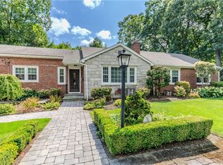 14 Hillsdale Dr, Cranston, RI 02920