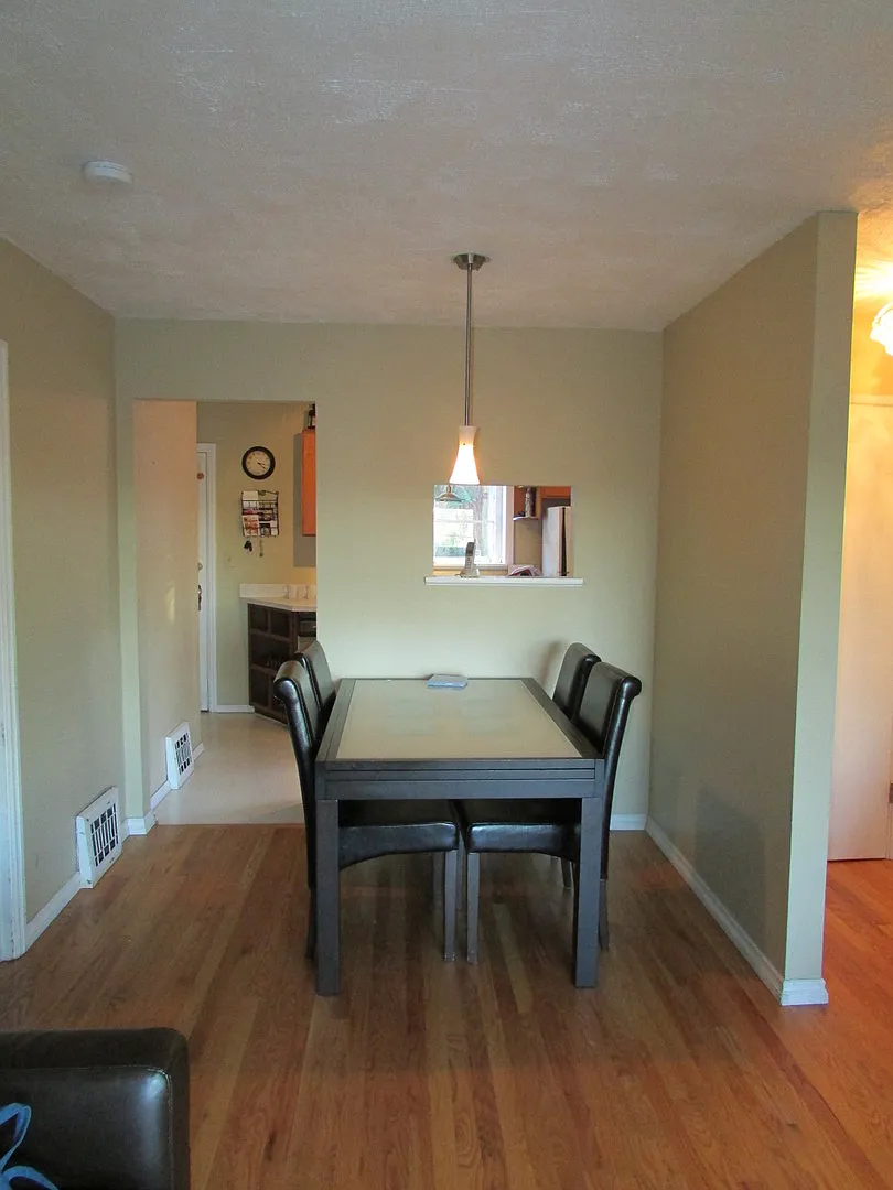Wonderful 3 Bedroom in the Heart of Wedgewood — Photo 4