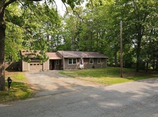 28 Wunsch Rd, Greenfield, MA 01301