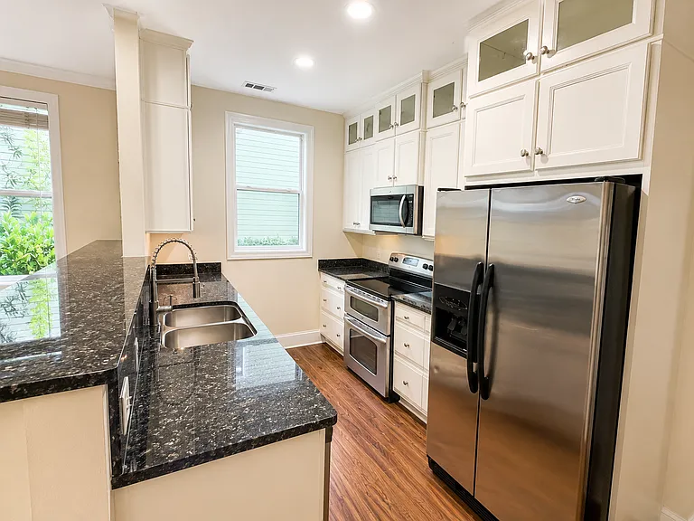 2678 Broad St — Photo 5