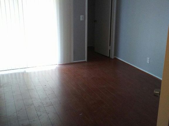 3rd image of 218 W Vermont Ave APT 2