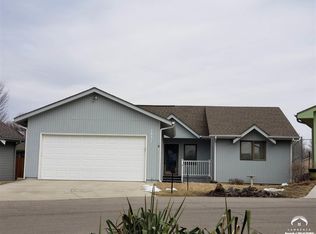 2931 SW Woodstock Ln, Topeka, KS 66614