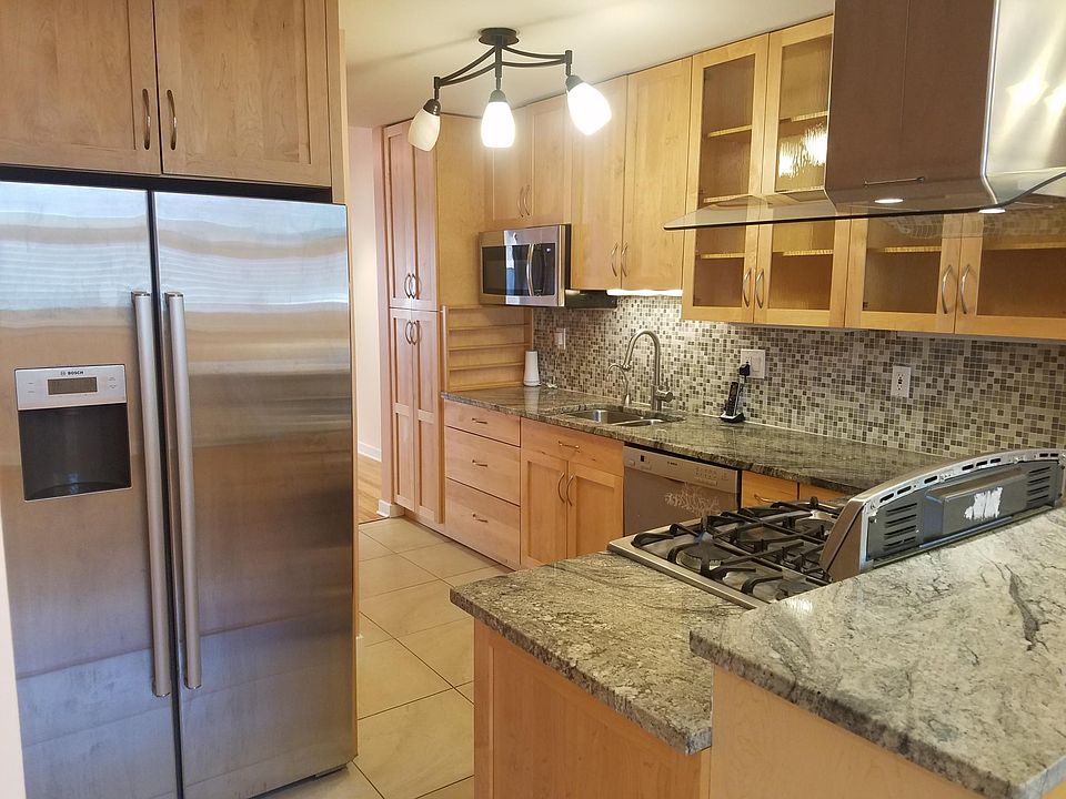 1st image of 221 Head House Ct