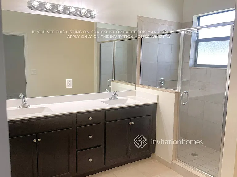 169 SE 33rd Pl — Photo 9