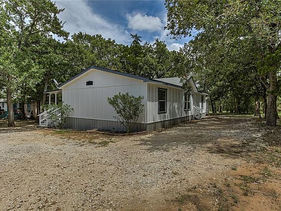 2nd image of 203 Live Oak Dr