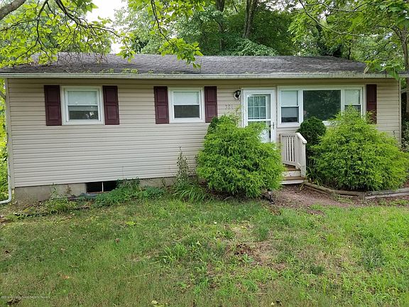 2nd image of 384 Applegate Ave