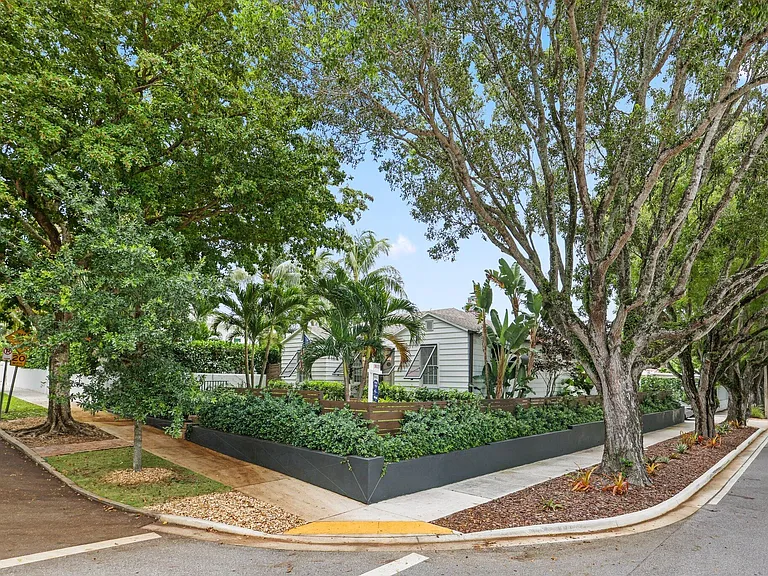 744 Sunset Rd — Photo 37
