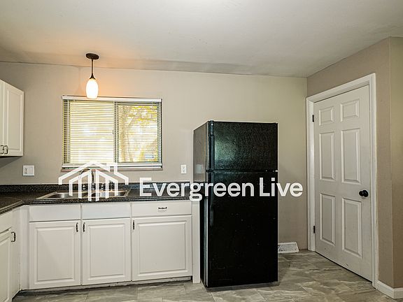 5th image of 1860 Shirlene Dr