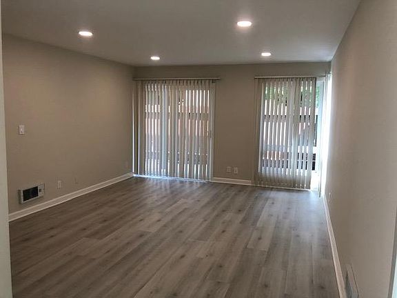 2nd image of 1403 Oxford St APT 1
