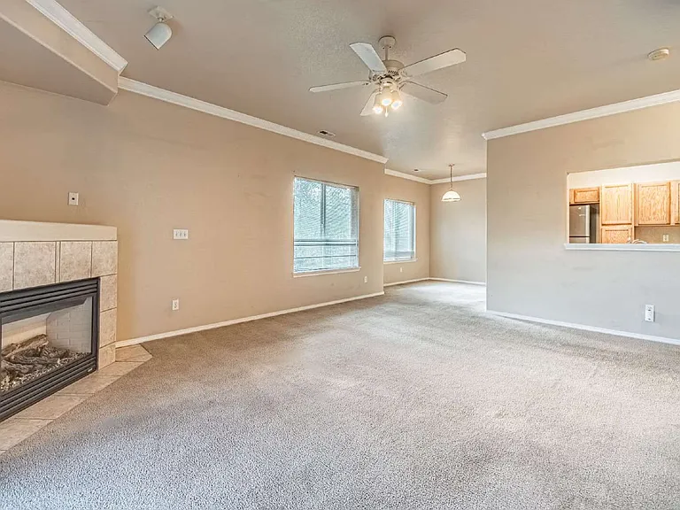 3080 Mandalay Grv #7 — Photo 7