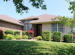 3863 W Village Ter, Springfield, MO 65810