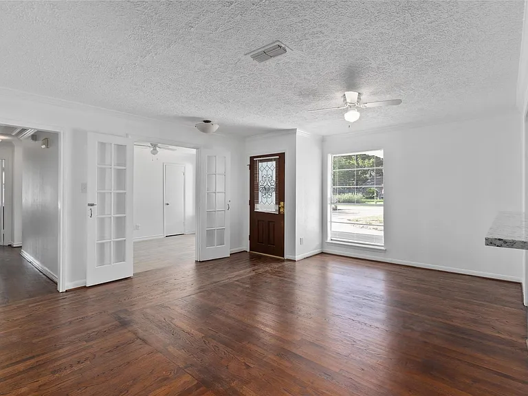 500 Shirleen Dr — Photo 5
