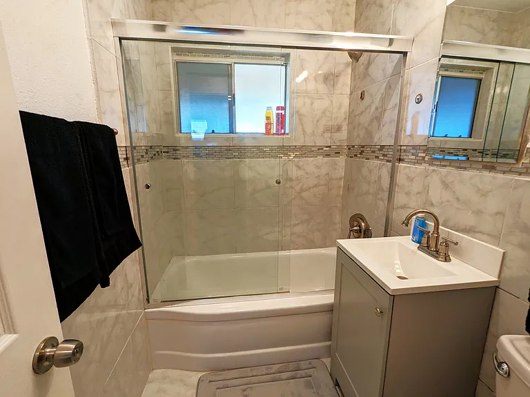 4220 Clairemont Dr #2 — Photo 24