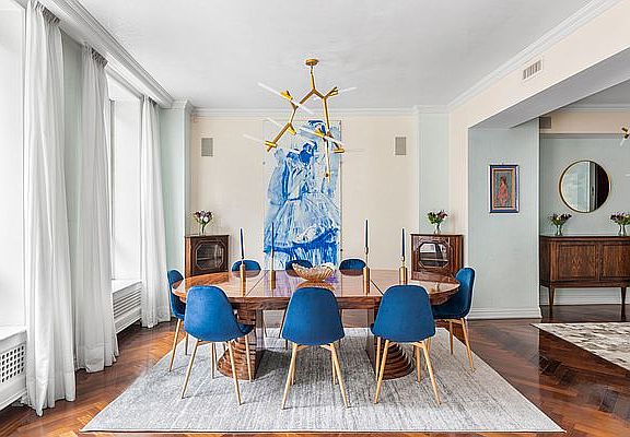 4th image of 330 E 72nd St #910