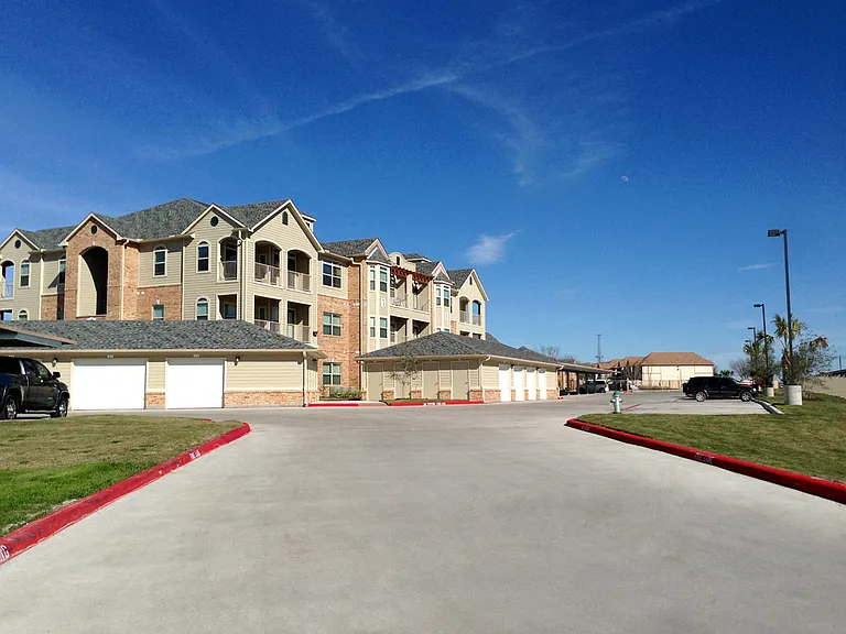 The Reserve Apartments — Photo 10