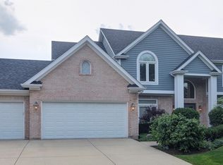 4367 Camelot Cir, Naperville, IL
