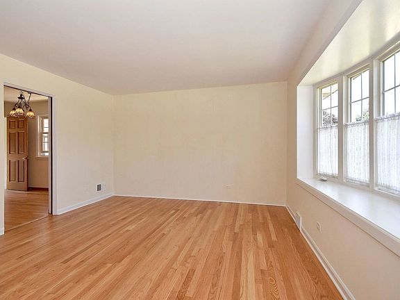 2nd image of 7314 N Oconto Ave
