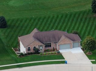 1533 Crimson King Ct, Geneseo, IL 61254