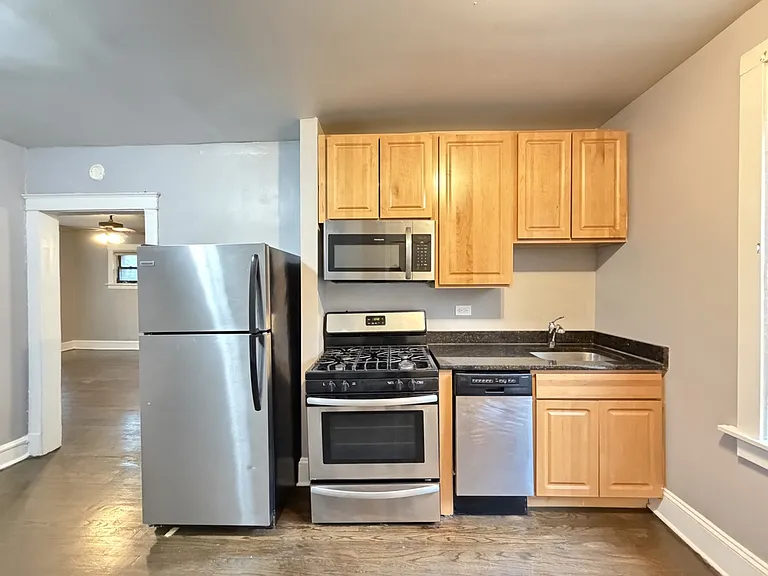3604 W Sunnyside Ave #3 — Photo 3