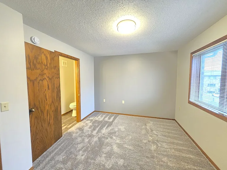 1805 S Bahnson Ave — Photo 10