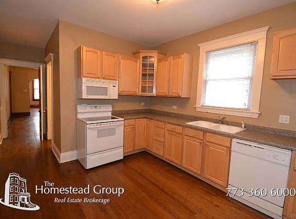 4th image of 3310 N Seeley Ave #1