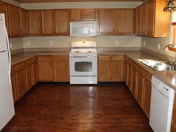 5th image of 9383 Lakepointe Blvd