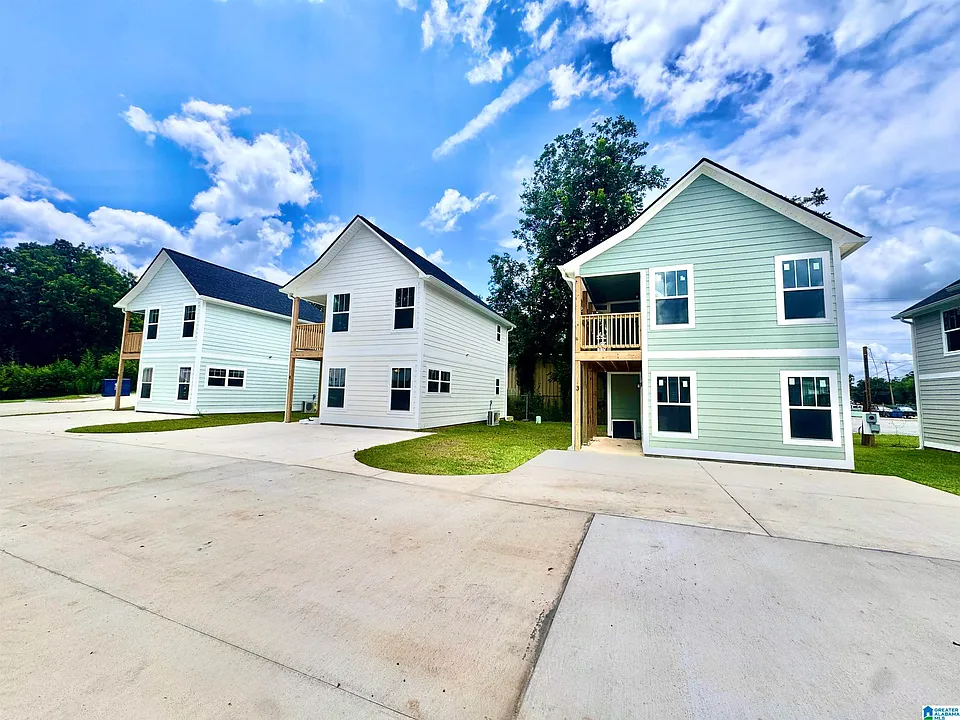 2005 Barry St #1-2-4