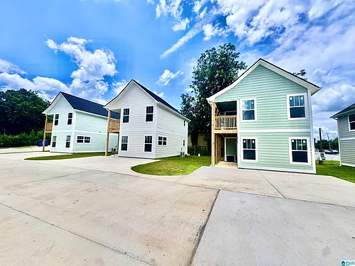 2005 Barry St #1-2-4 Photo 1