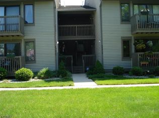 65 Sam Bonnell Dr #505, Clinton, NJ 08809