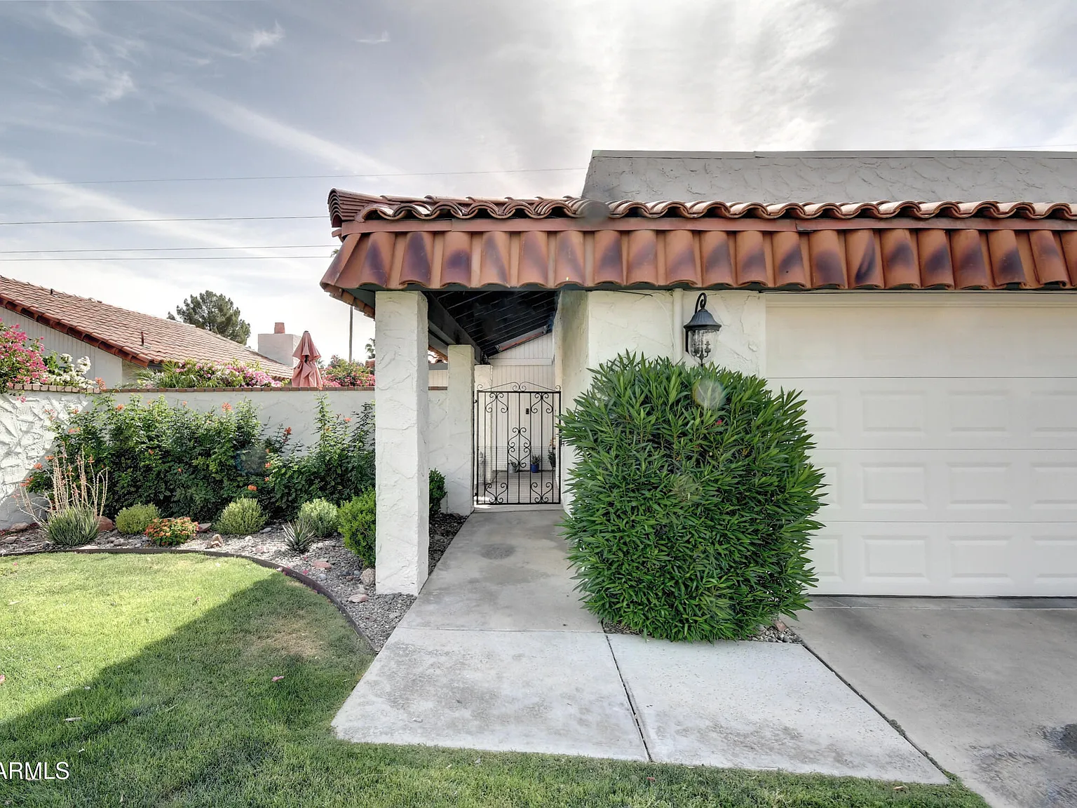 2 bed, 2.0 bath, 1184 sqft, $3,000 — Photo 2