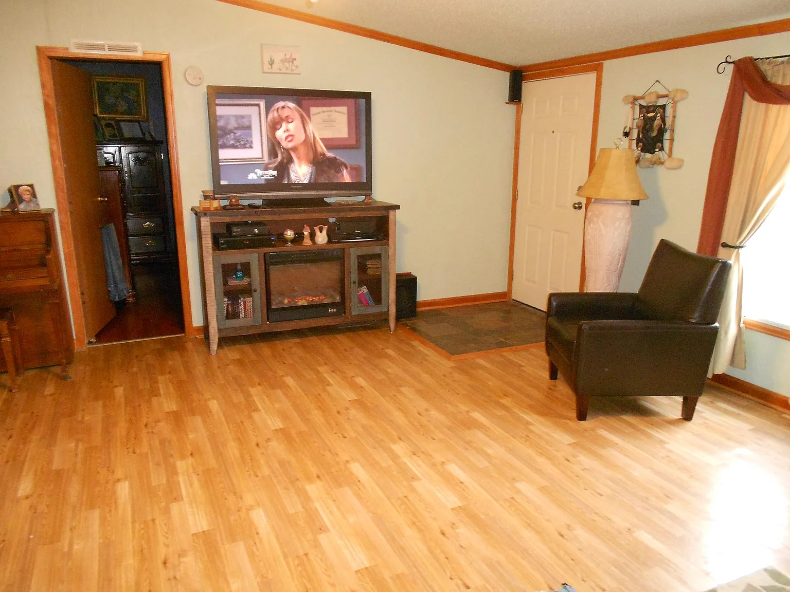 1501 Grove Ave — Photo 4