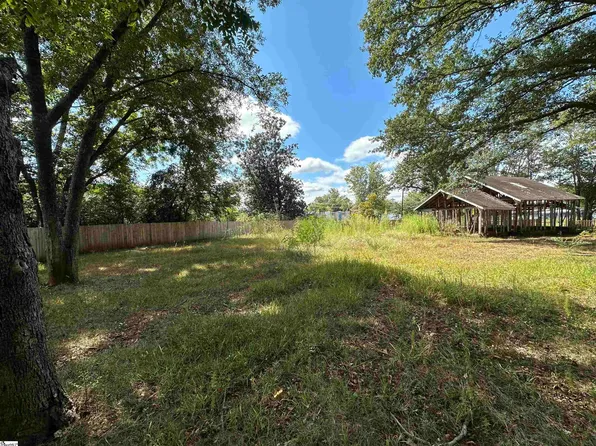 107 Goddard Ave, Seneca, SC 29678